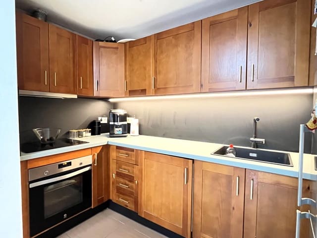 2 soverom Leilighet til salgs i Los Pacos, Fuengirola med svømmebasseng garasje - € 240 000 (Ref: 9568507)