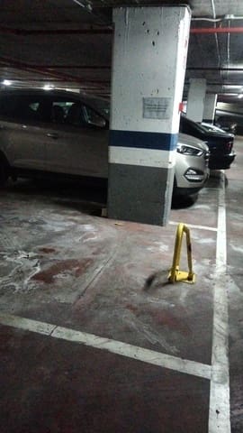 Garage til leje i Fuengirola - € 100 (Ref: 9851697)