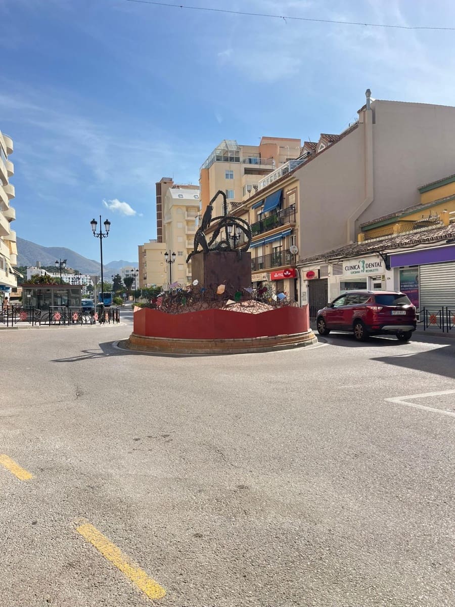 Autotalli myytävänä paikassa Fuengirola - 45 000 € (Ref: 9899136)