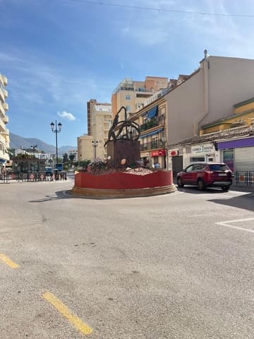 Autotalli myytävänä paikassa Los Boliches , Fuengirola - 45 000 € (Ref: 9899136)