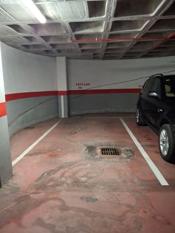 Autotalli myytävänä paikassa Los Boliches , Fuengirola - 45 000 € (Ref: 9899136)