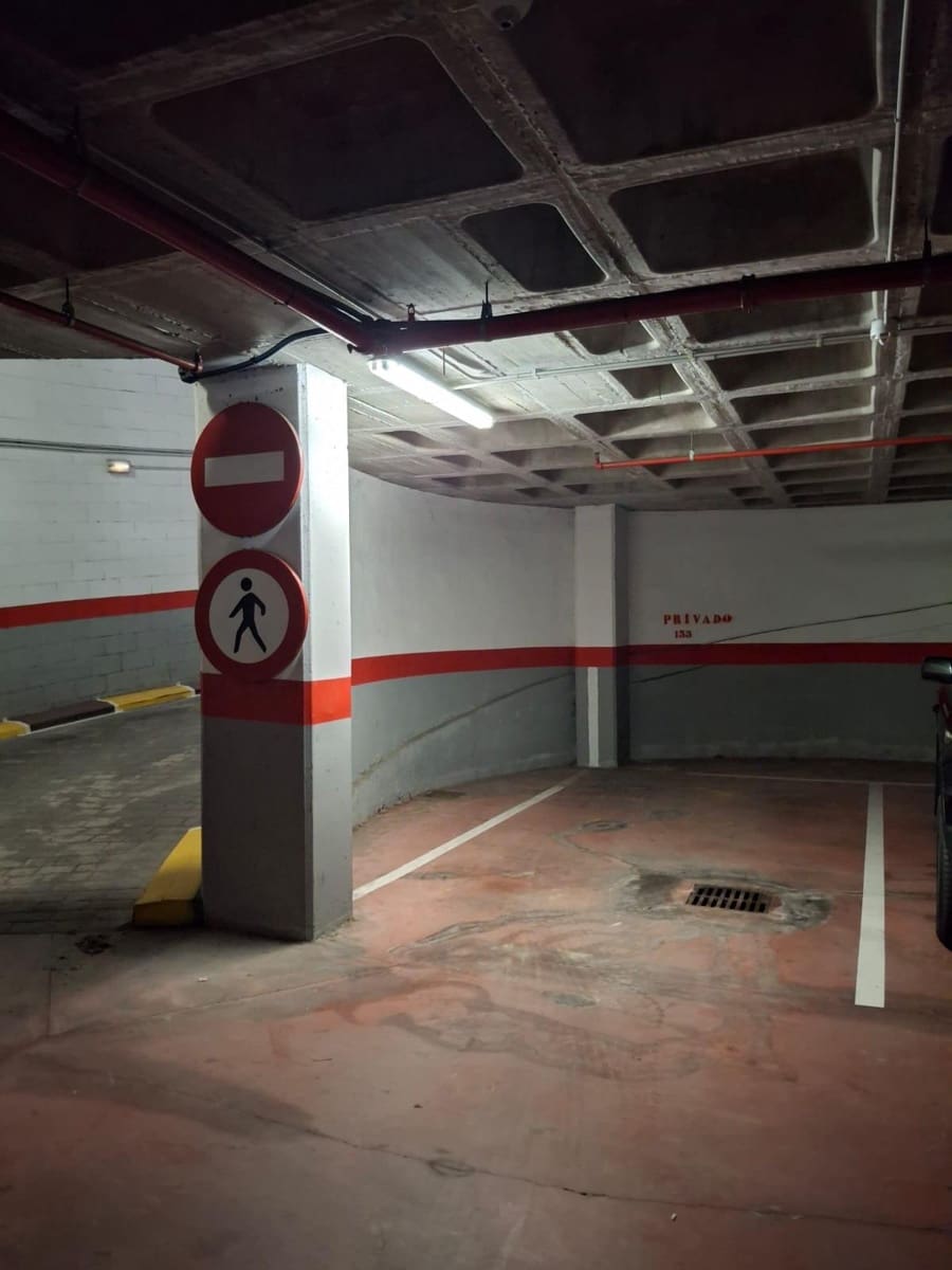 Autotalli myytävänä paikassa Fuengirola - 45 000 € (Ref: 9899136)
