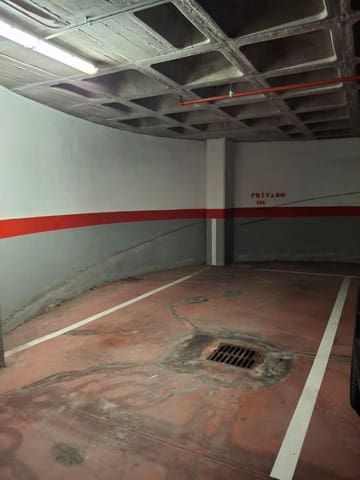 Autotalli myytävänä paikassa Los Boliches , Fuengirola - 45 000 € (Ref: 9899136)