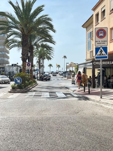 Autotalli myytävänä paikassa Los Boliches , Fuengirola - 45 000 € (Ref: 9899136)