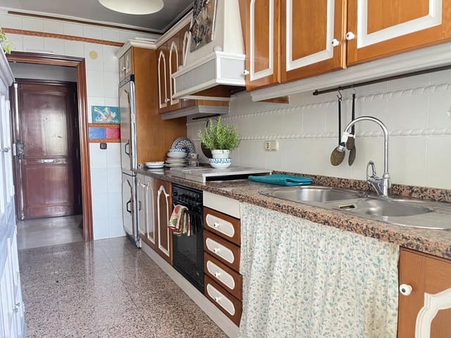 3 slaapkamer Flat te koop in Fuengirola met garage - € 365.000 (Ref: 9998788)