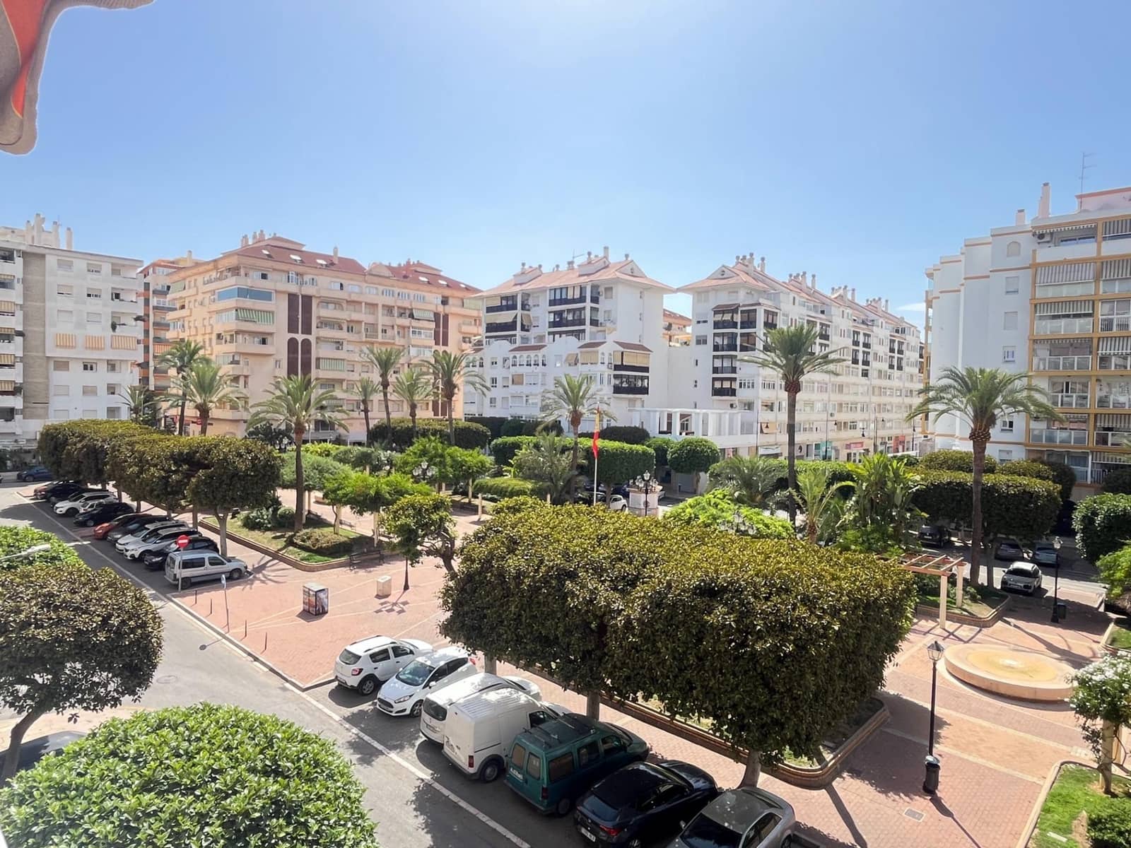 3 makuuhuone Asunto myytävänä paikassa Fuengirola mukana 
autotalli - 365 000 € (Ref: 9998788)