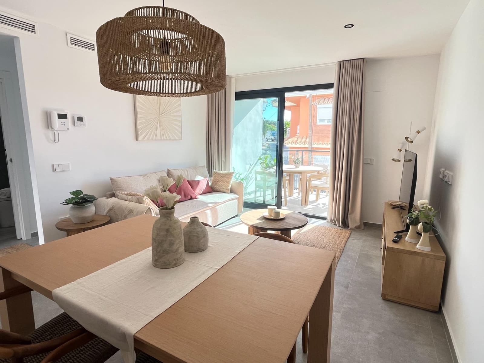 1 bedroom Apartment for rent in Fuengirola with garage - € 1,500 (Ref: 9999604)