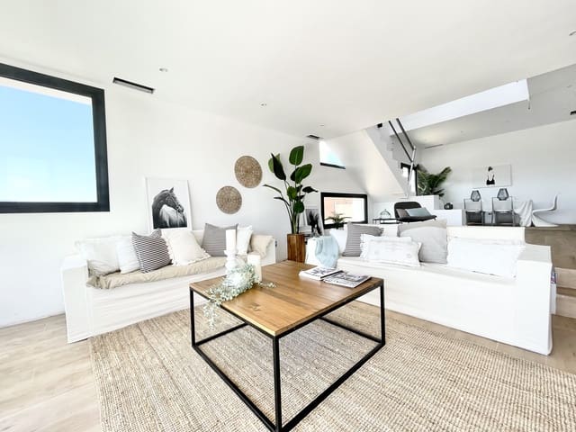 4 sypialnia Willa na sprzedaż w Canyelles z basenem garażem - 649 000 € (Ref: 8139529)