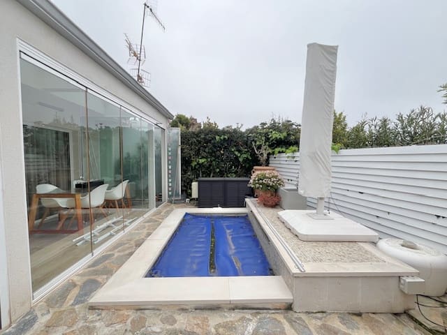 3 bedroom Bungalow for sale in Sant Pere de Ribes with pool - € 450,000 (Ref: 9694014)