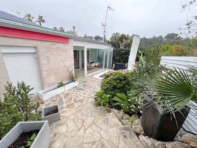 3 bedroom Bungalow for sale in Sant Pere de Ribes with pool - € 450,000 (Ref: 9694014)