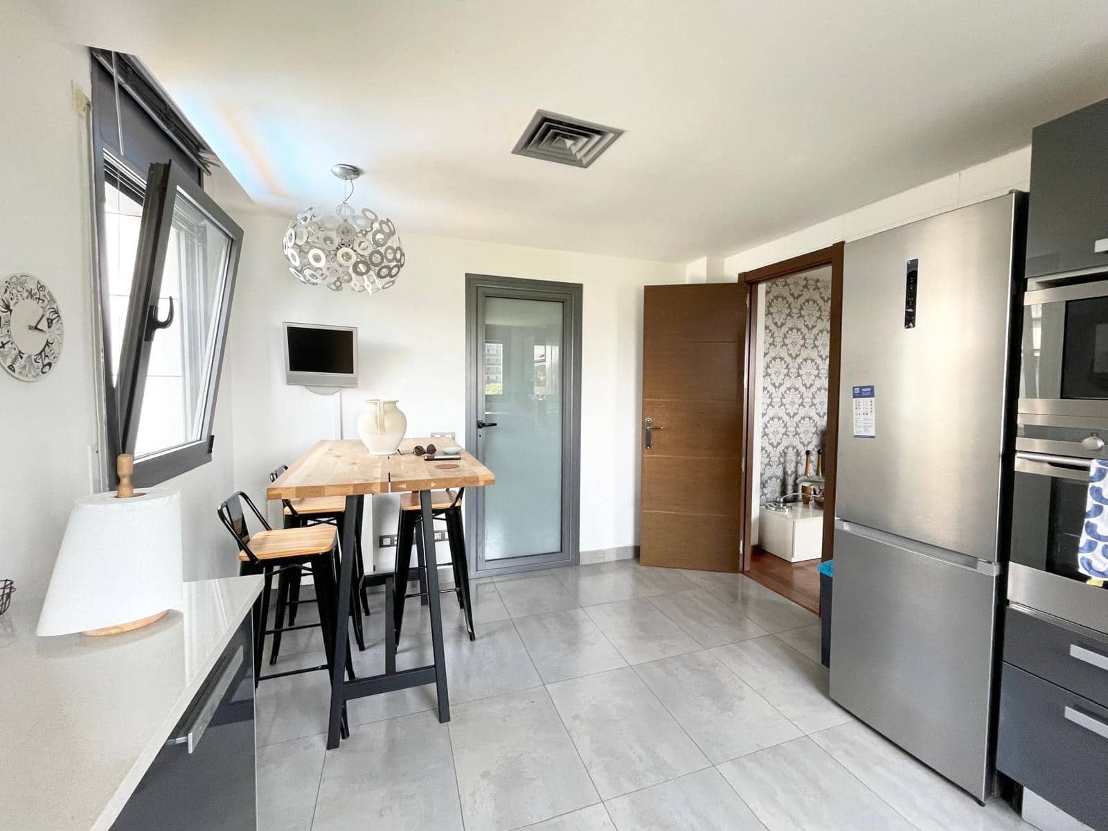 4 quarto Apartamento para arrendar em Sitges com piscina garagem - 3 200 € (Ref: 9788877)