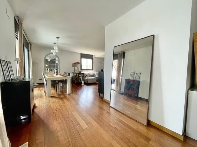 4 quarto Apartamento para arrendar em Sitges com piscina garagem - 3 200 € (Ref: 9788877)