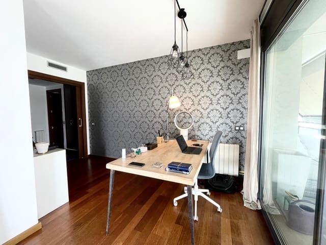 4 quarto Apartamento para arrendar em Sitges com piscina garagem - 3 200 € (Ref: 9788877)