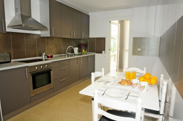 3 Zimmer Apartment zu vermieten in Ibiza / Eivissa Stadt mit Pool Garage - 11.500 € (Ref: 9813596)