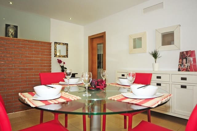 3 Zimmer Apartment zu vermieten in Ibiza / Eivissa Stadt mit Pool Garage - 11.500 € (Ref: 9813596)