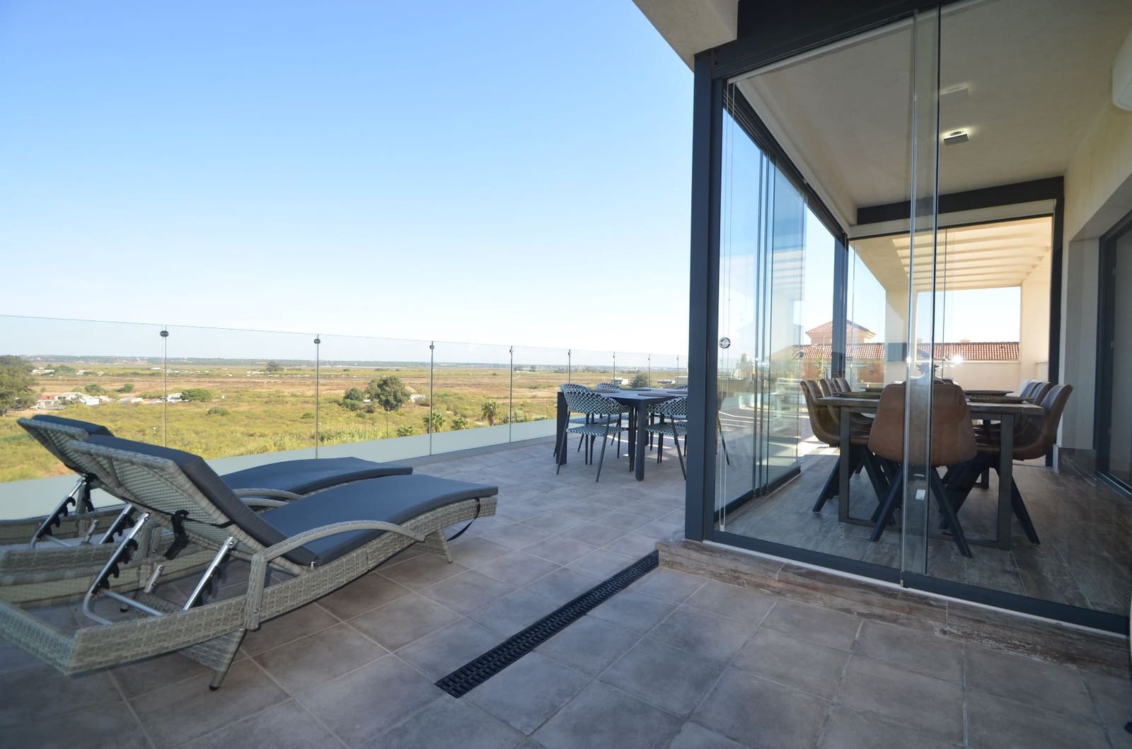 Ático de 2 habitaciones en Isla Canela en venta con piscina garaje - 455.000 € (Ref: 10101804)