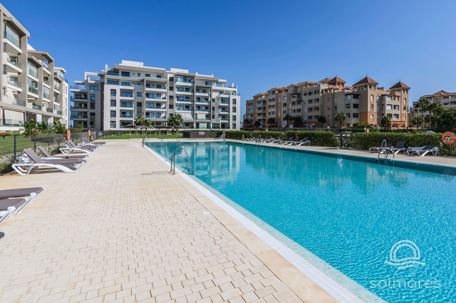 Ático de 2 habitaciones en Isla Canela en venta con piscina garaje - 455.000 € (Ref: 10101804)