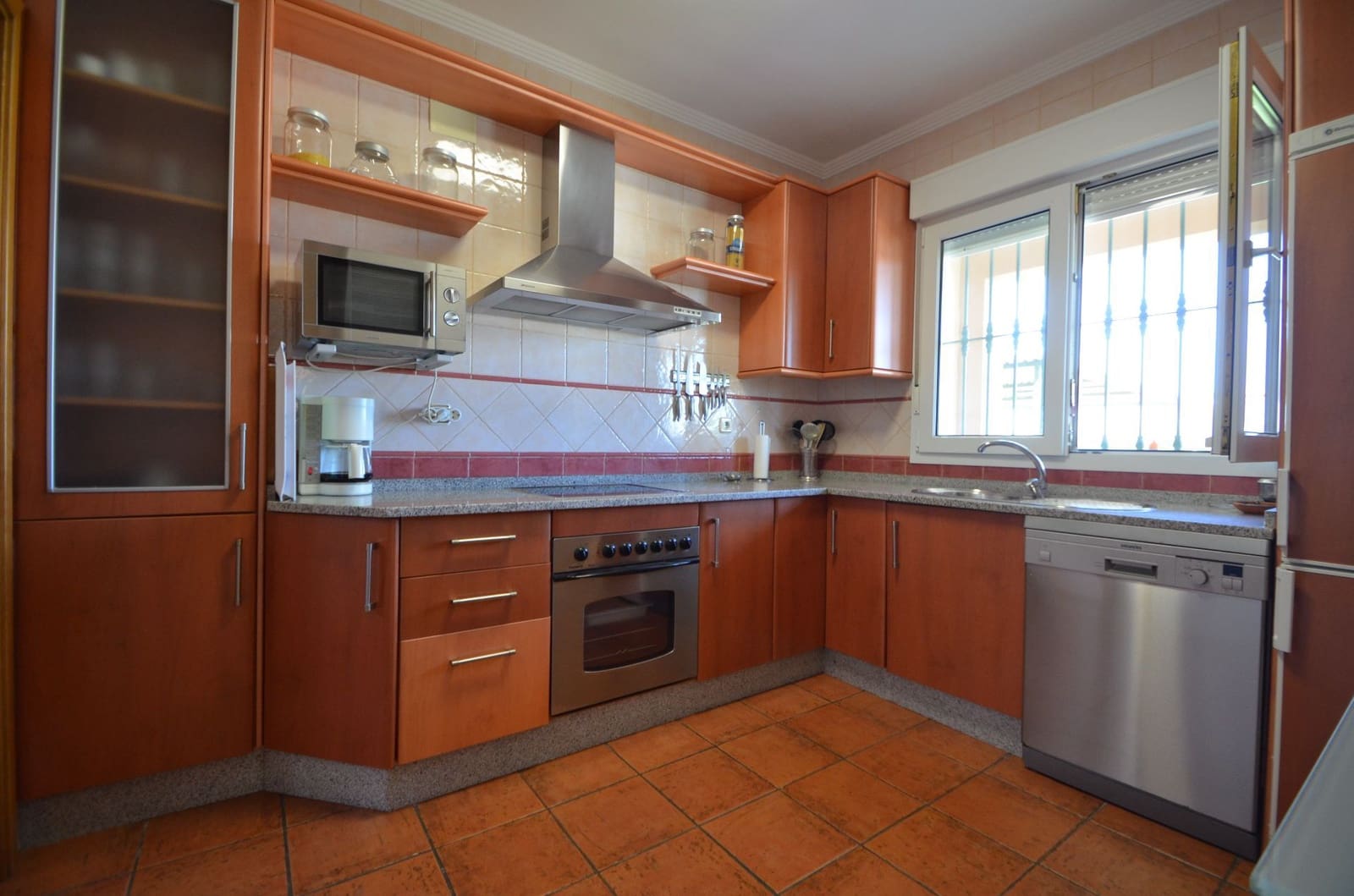 5 soveværelse Lejlighed til salg i Isla Canela med swimmingpool garage - € 600.000 (Ref: 8016563)