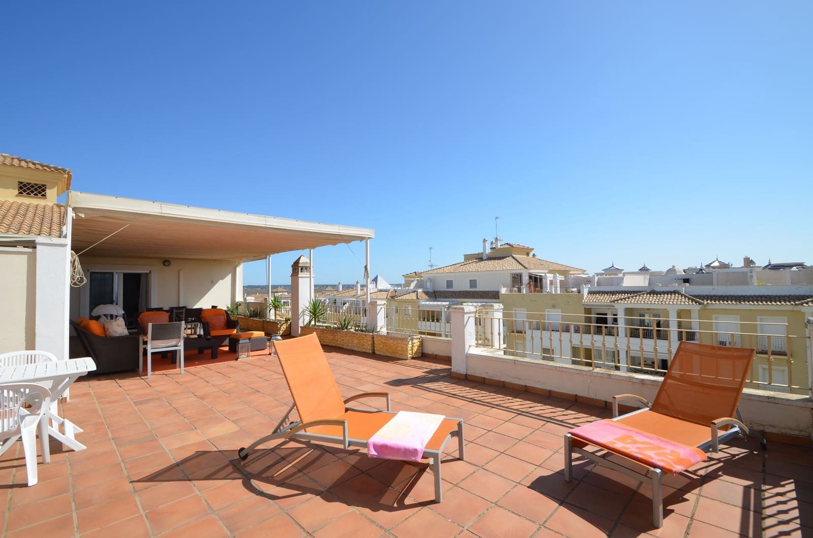 3 soverom Penthouse til salgs i Ayamonte med svømmebasseng garasje - € 570 000 (Ref: 8468500)