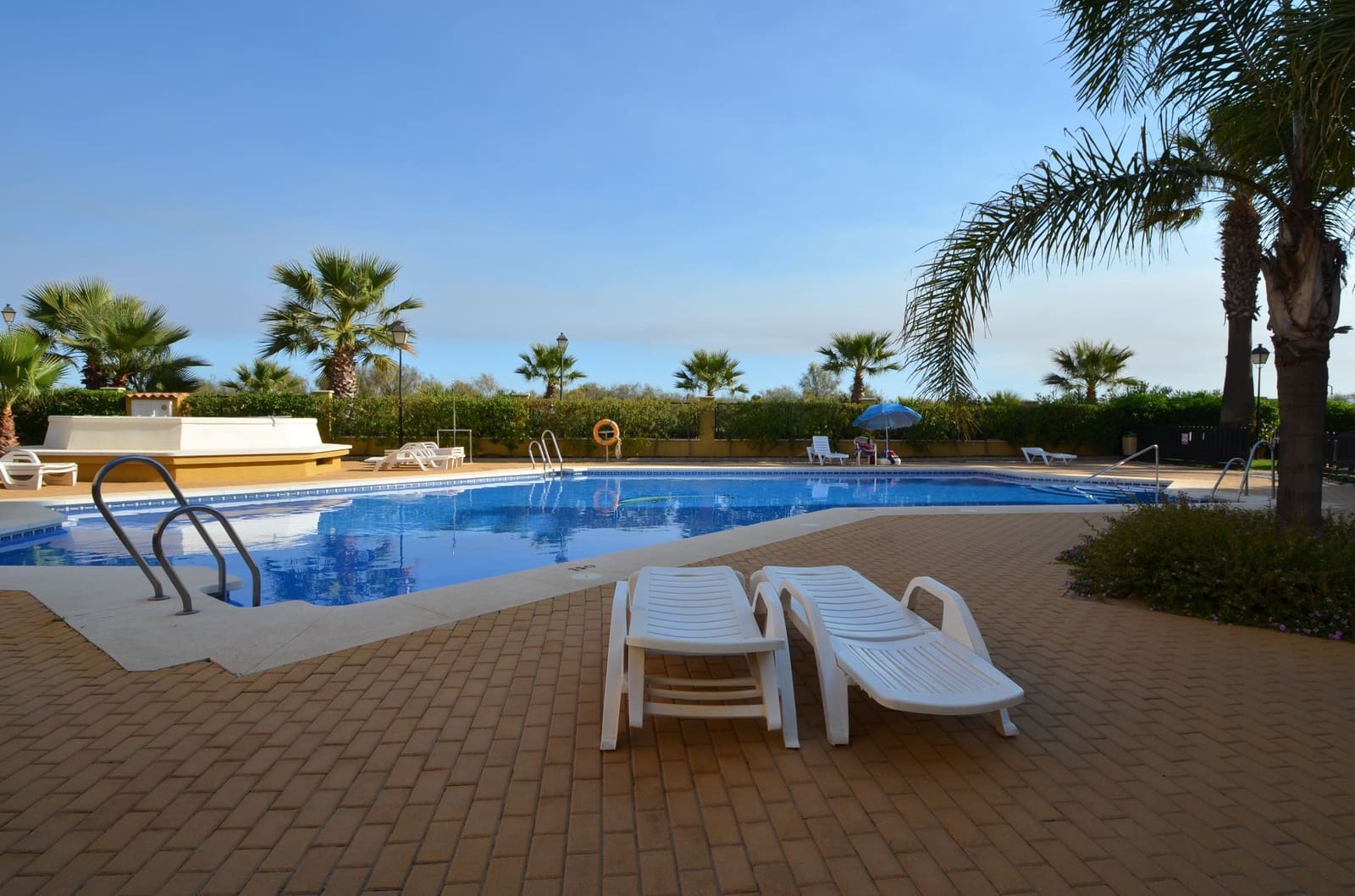 2 bedroom Apartment for sale in Ayamonte with pool garage - € 249,000 (Ref: 9521198)