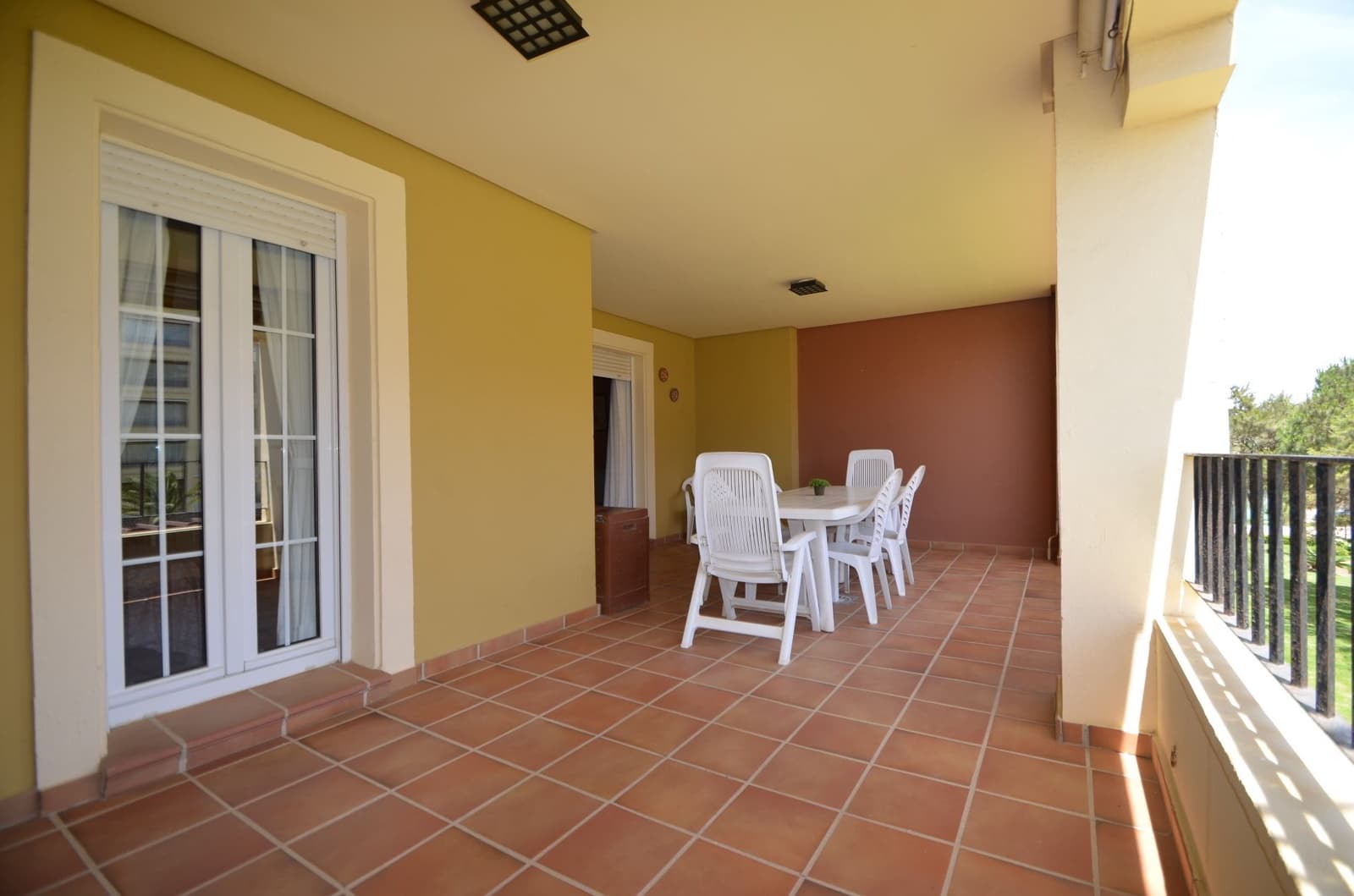 2 chambre Appartement à vendre à Isla Canela avec piscine garage - 258 000 € (Ref: 9912445)