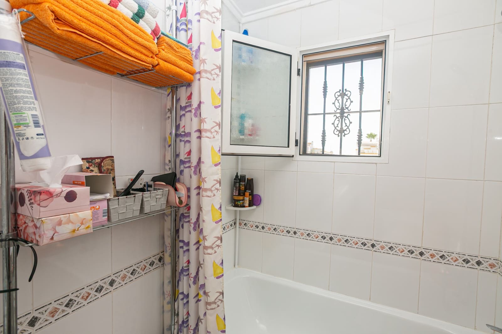 3 Zimmer Haus zu verkaufen in La Florida mit Pool - 220.000 € (Ref: 10001362)