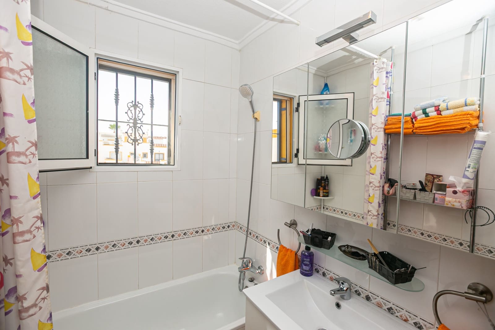 3 Zimmer Haus zu verkaufen in La Florida mit Pool - 220.000 € (Ref: 10001362)