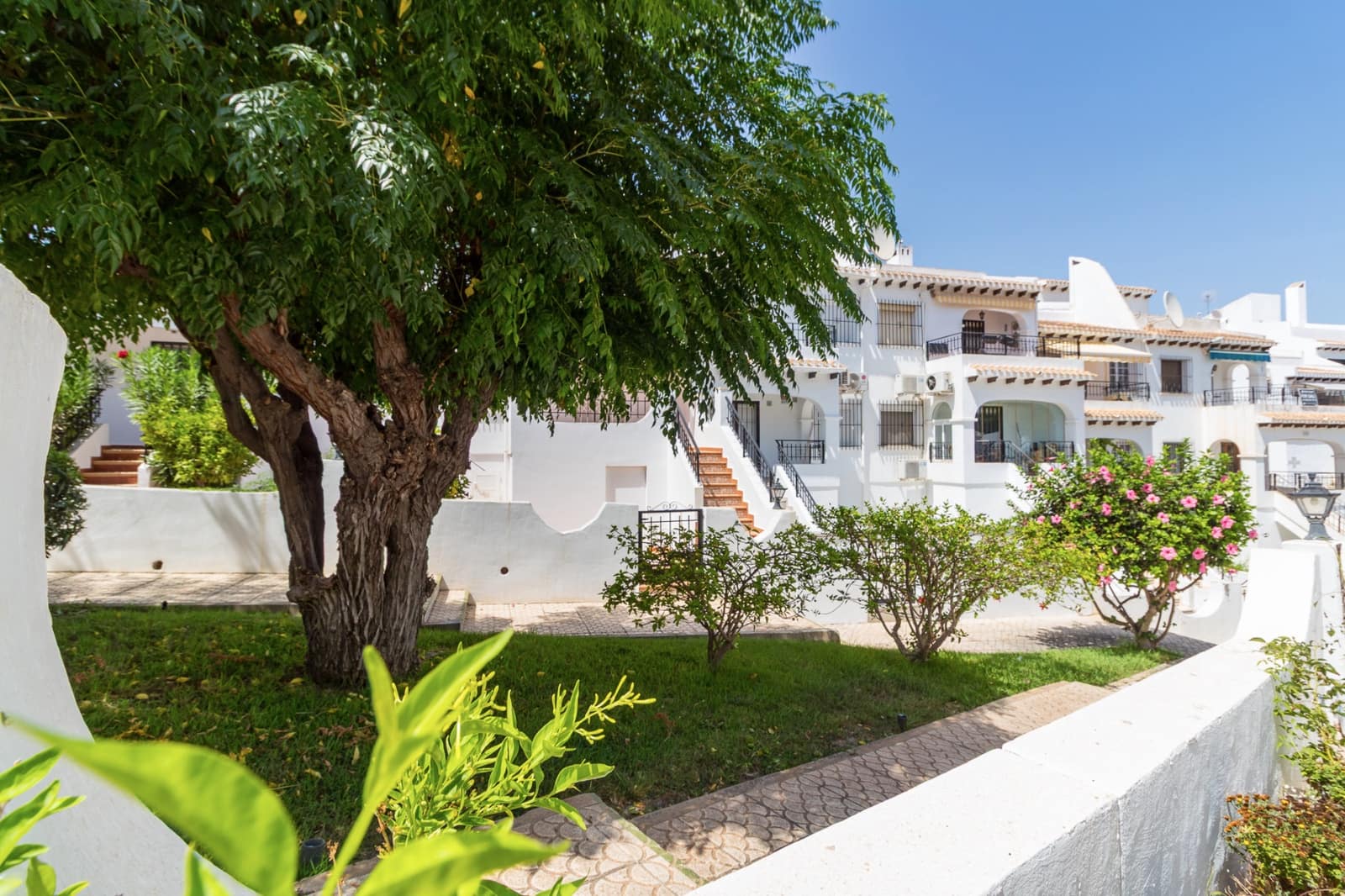 Casa de 4 habitaciones en Villamartin en venta con piscina - 325.000 € (Ref: 10012495)