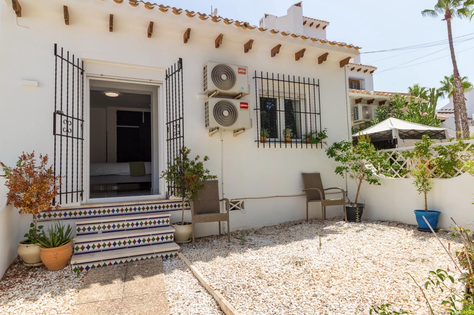 Casa de 4 habitaciones en Villamartin en venta con piscina - 325.000 € (Ref: 10012495)