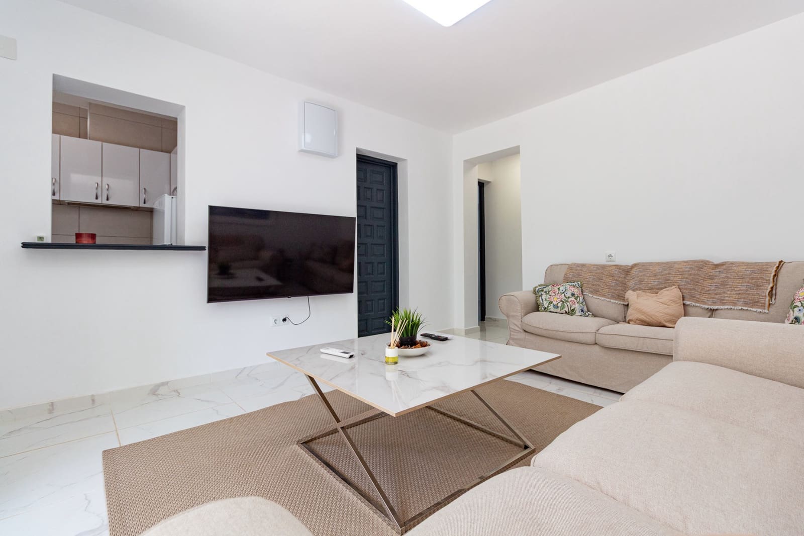 Casa de 4 habitaciones en Villamartin en venta con piscina - 325.000 € (Ref: 10012495)