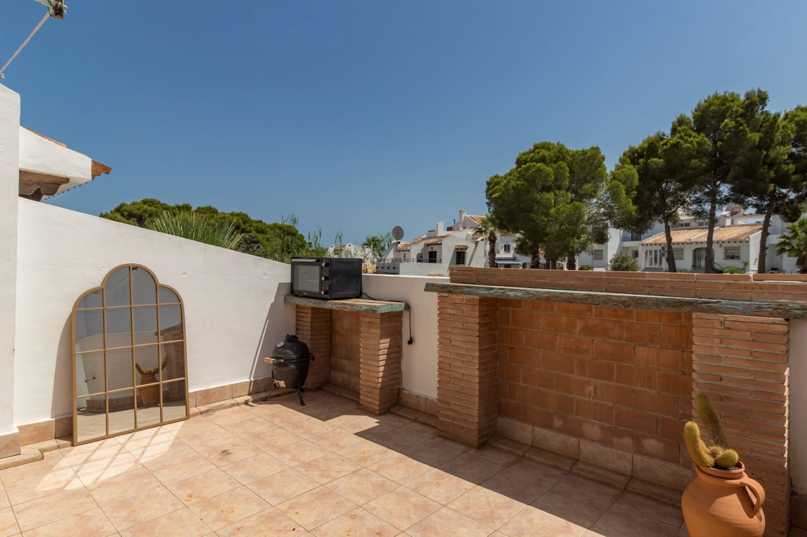 Casa de 4 habitaciones en Villamartin en venta con piscina - 325.000 € (Ref: 10012495)