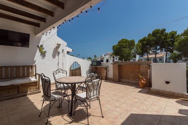 Casa de 4 habitaciones en Villamartin, Orihuela en venta con piscina - 325.000 € (Ref: 10012495)
