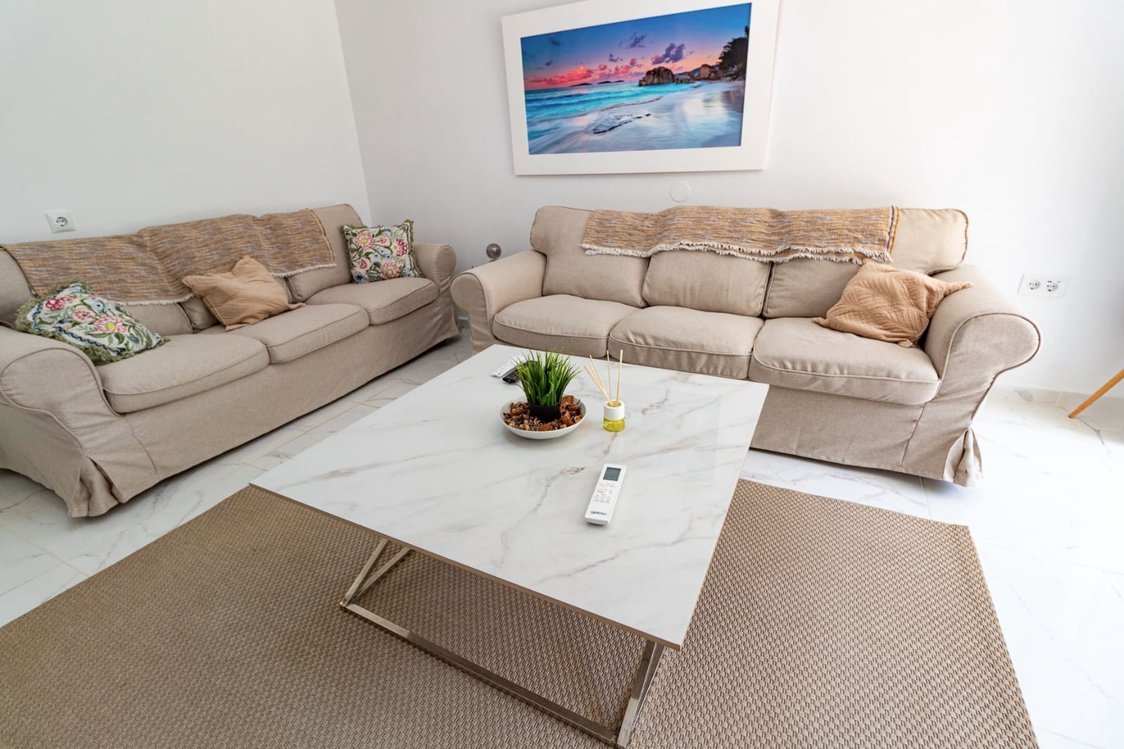 Casa de 4 habitaciones en Villamartin en venta con piscina - 325.000 € (Ref: 10012495)
