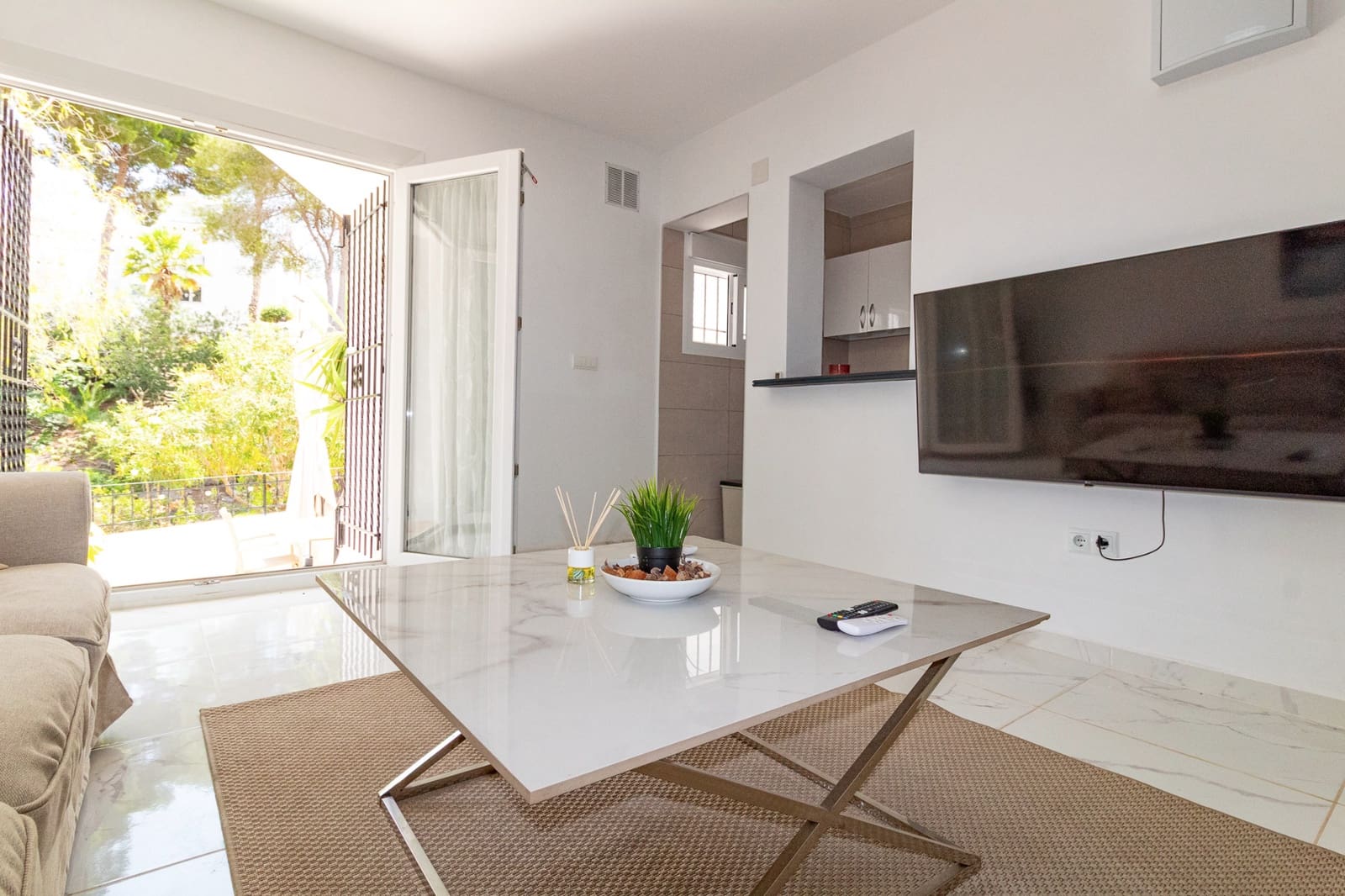Casa de 4 habitaciones en Villamartin en venta con piscina - 325.000 € (Ref: 10012495)