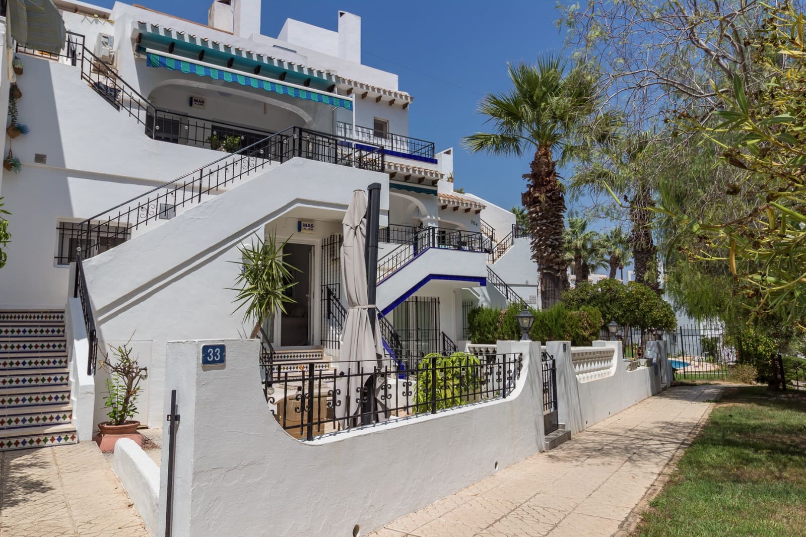 Casa de 4 habitaciones en Villamartin en venta con piscina - 325.000 € (Ref: 10012495)