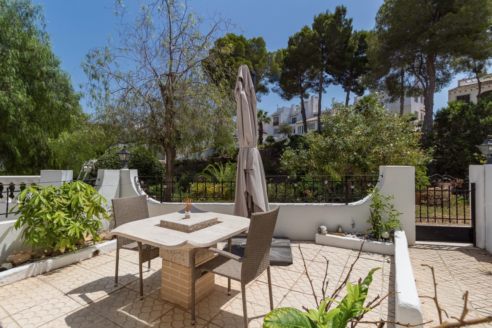 Casa de 4 habitaciones en Villamartin en venta con piscina - 325.000 € (Ref: 10012495)