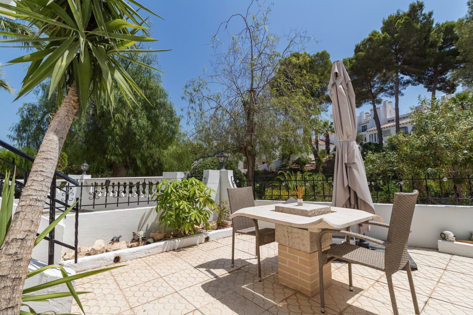 Casa de 4 habitaciones en Villamartin en venta con piscina - 325.000 € (Ref: 10012495)