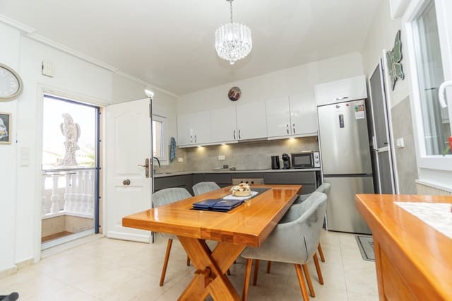Adosado de 3 habitaciones en Benimar, Benijófar en venta con piscina - 249.000 € (Ref: 10021215)