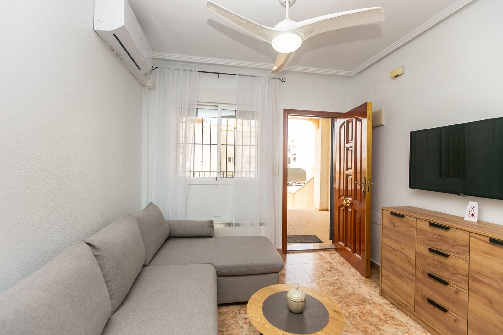 2 bedroom Apartment for rent in Orihuela Costa with pool - € 850 (Ref: 10021216)
