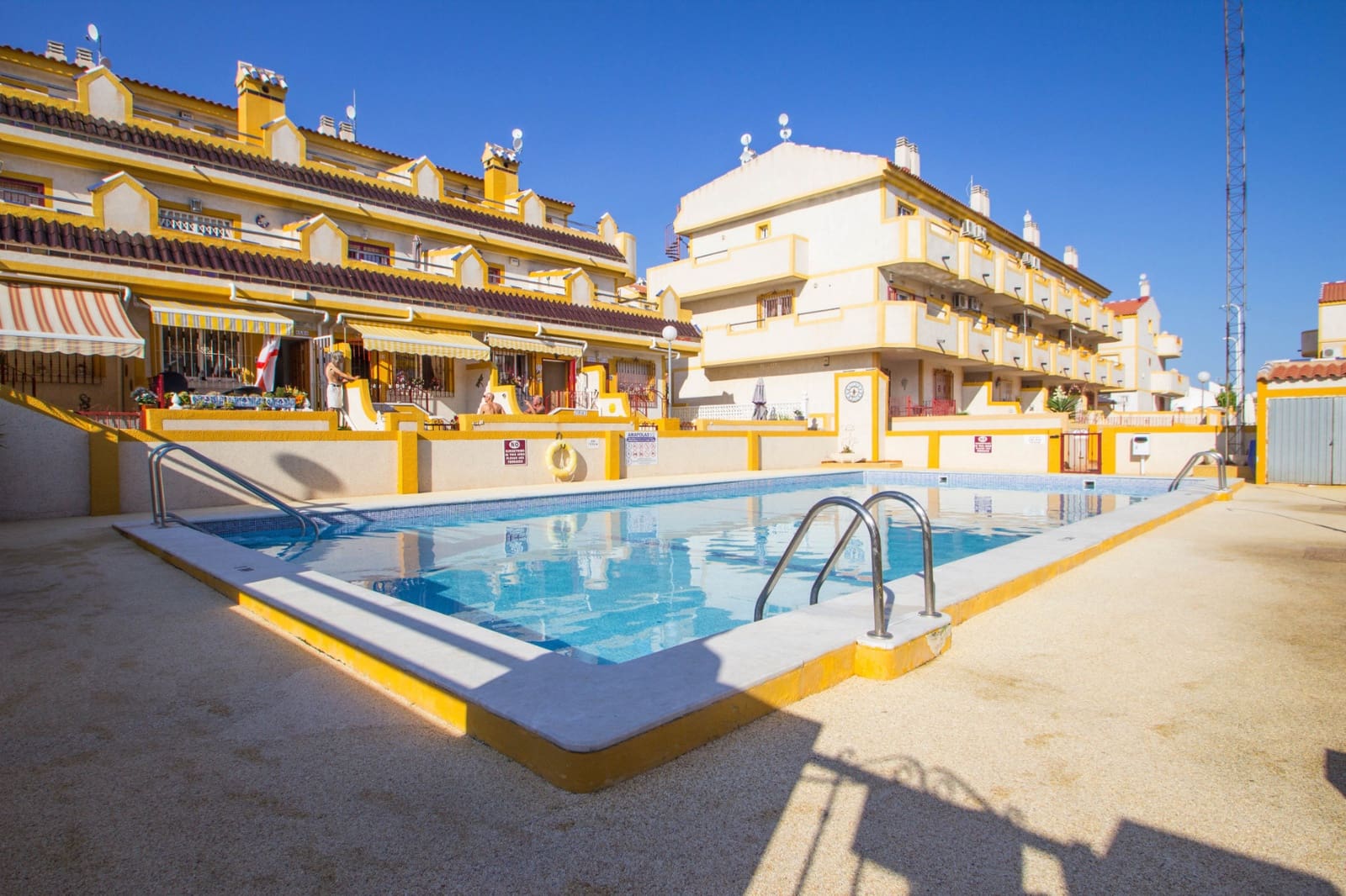3 sovrum Hus till salu i Playa Flamenca med pool - 199 000 € (Ref: 10034246)