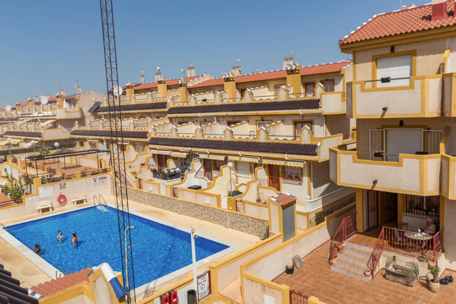 3 bedroom Townhouse for sale in Playa Flamenca with pool - € 199,000 (Ref: 10034246)
