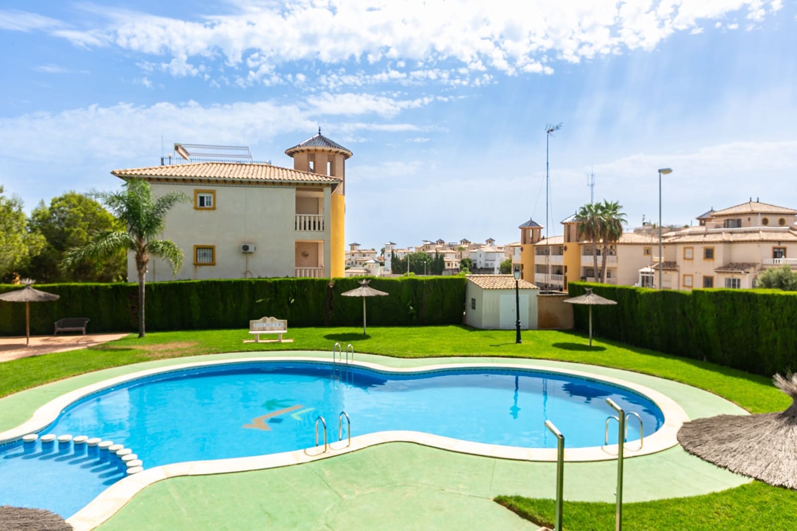 2 Zimmer Apartment zu verkaufen in Orihuela Costa mit Pool - 174.900 € (Ref: 10039192)