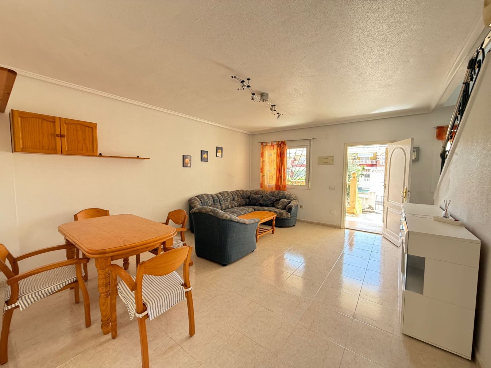 3 makuuhuone Omakotitalo myytävänä paikassa Dona Pepa mukana uima-altaan - 229 000 € (Ref: 10045883)