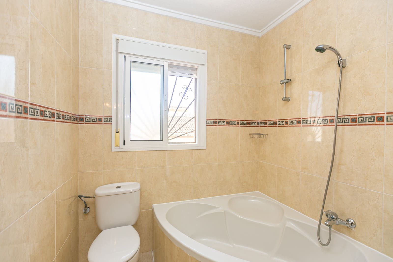 3 bedroom Townhouse for sale in Dona Pepa with pool - € 229,000 (Ref: 10045883)