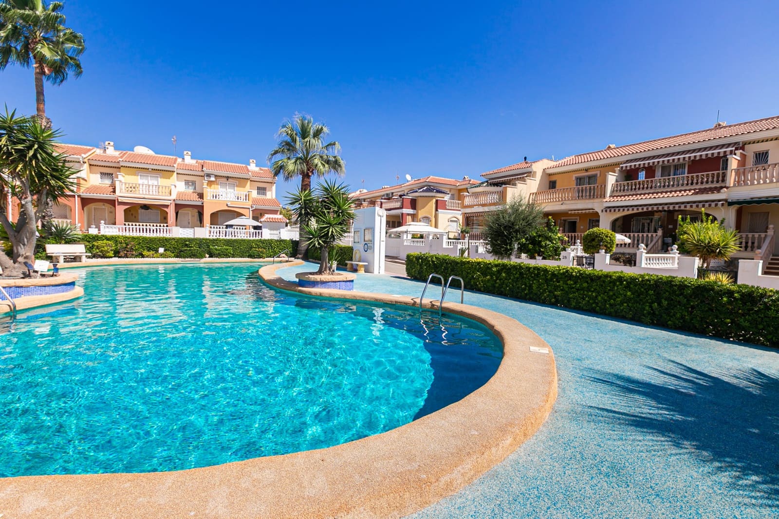 3 bedroom Townhouse for sale in Dona Pepa with pool - € 229,000 (Ref: 10045883)