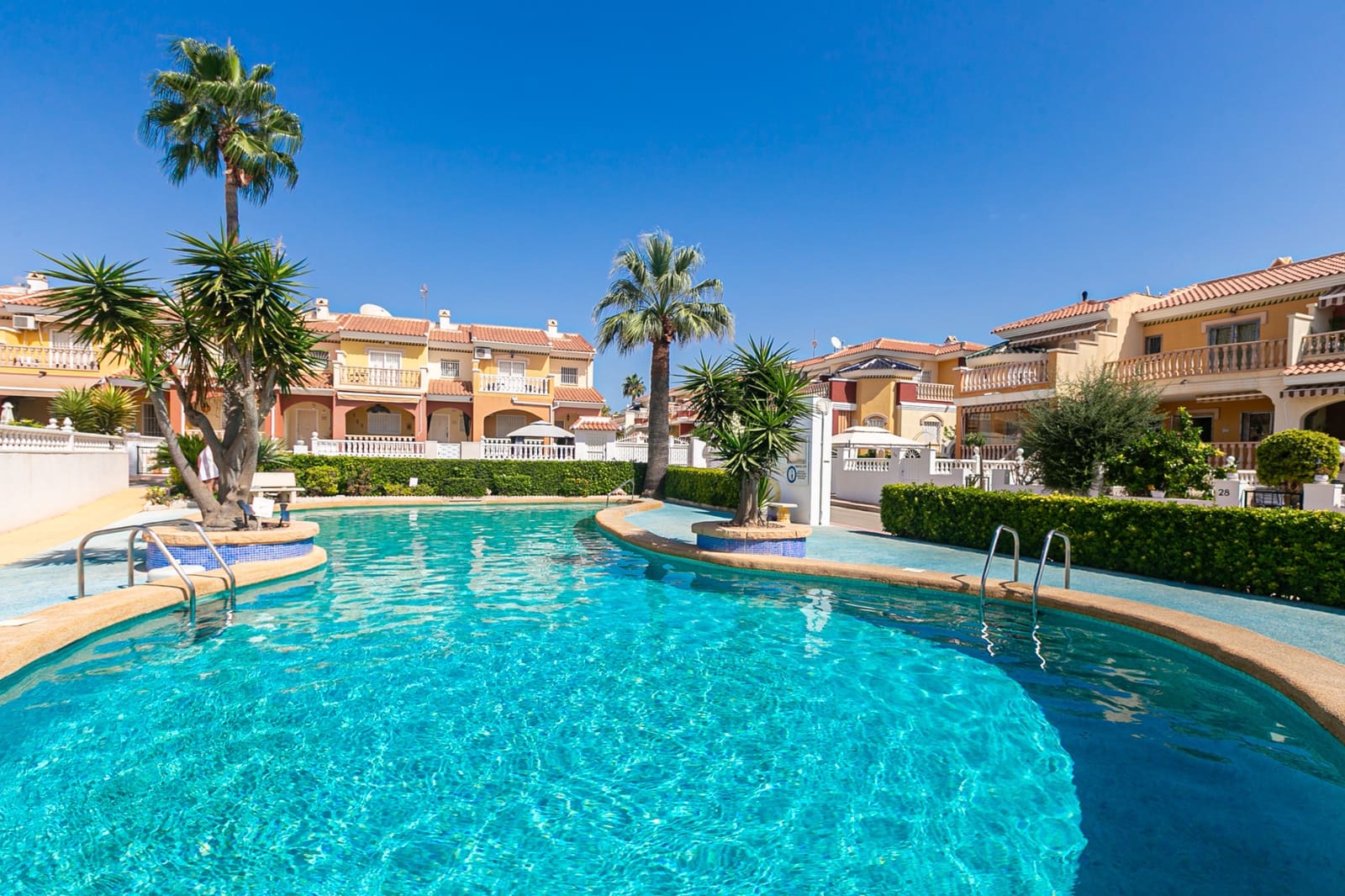3 bedroom Townhouse for sale in Dona Pepa with pool - € 229,000 (Ref: 10045883)