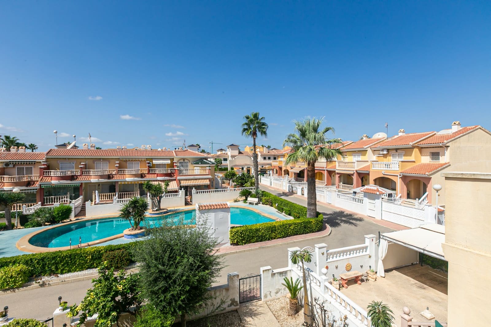 3 bedroom Townhouse for sale in Dona Pepa with pool - € 229,000 (Ref: 10045883)