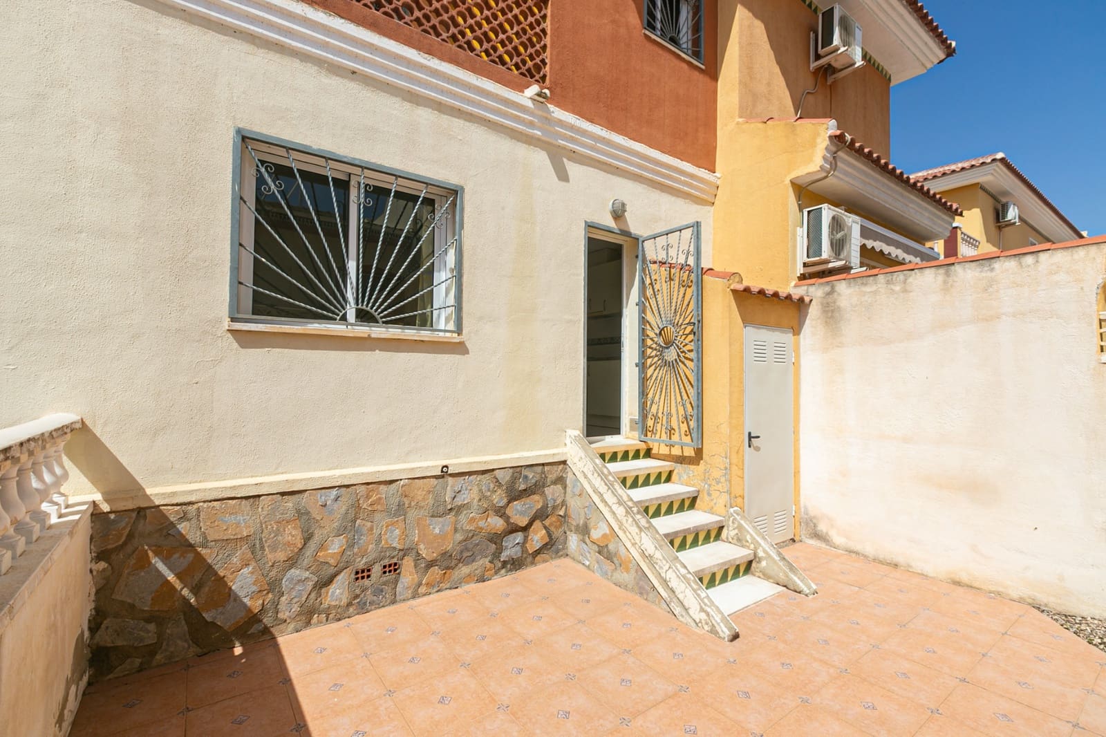 3 bedroom Townhouse for sale in Dona Pepa with pool - € 229,000 (Ref: 10045883)