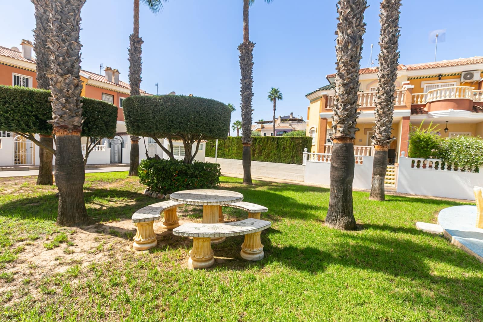 3 bedroom Townhouse for sale in Dona Pepa with pool - € 229,000 (Ref: 10045883)