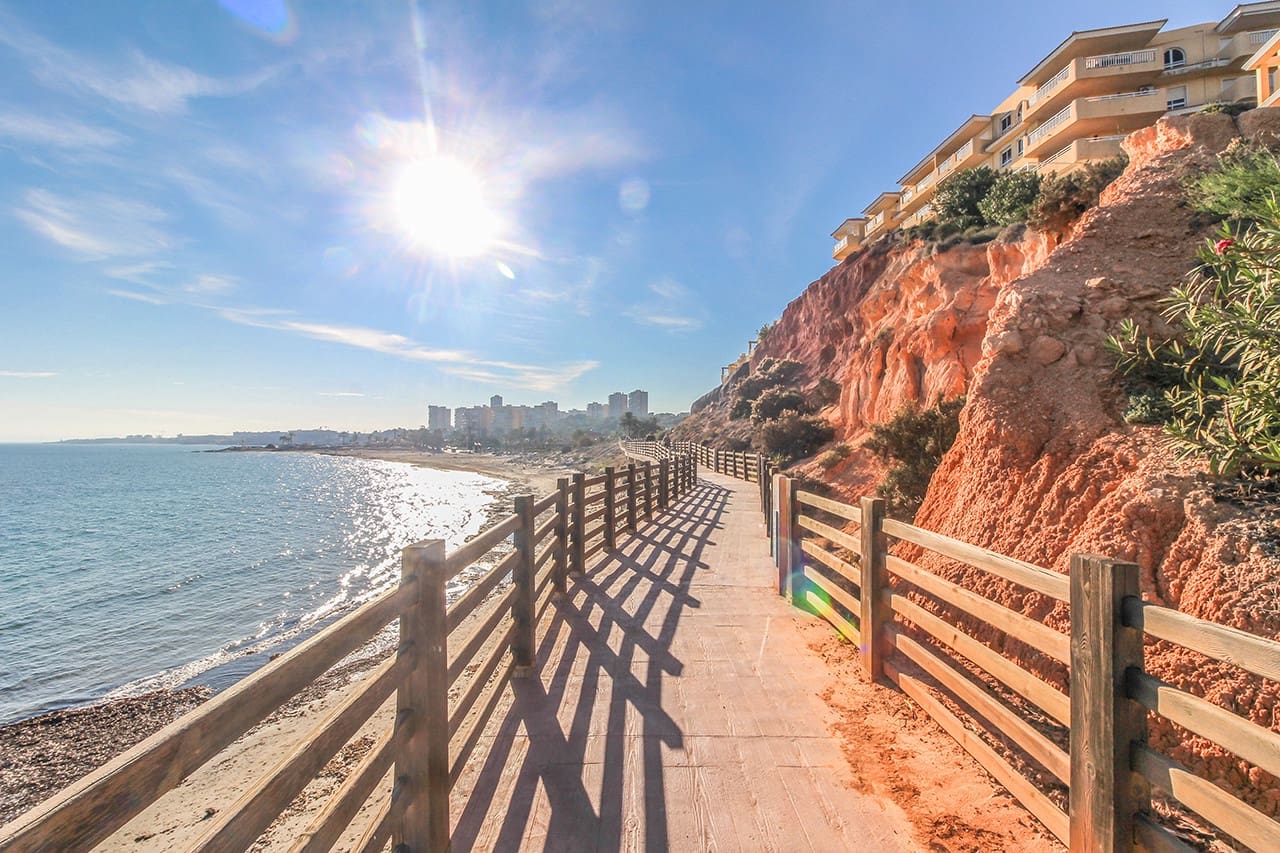 2 soverom Leilighet til salgs i Dehesa de Campoamor med svømmebasseng - € 199 000 (Ref: 10052015)